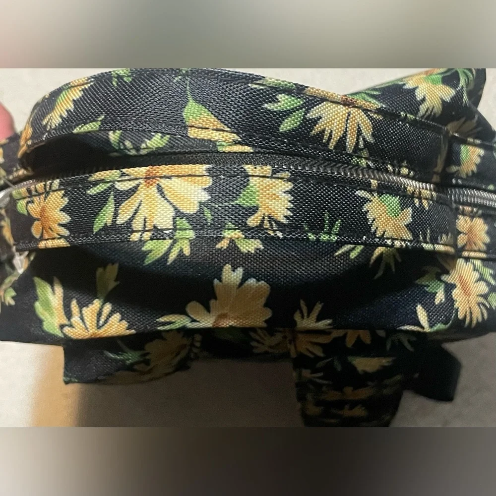 No Boundaries‎ Floral Mini Backpack Black Daisy Print Lightweight Travel Bag